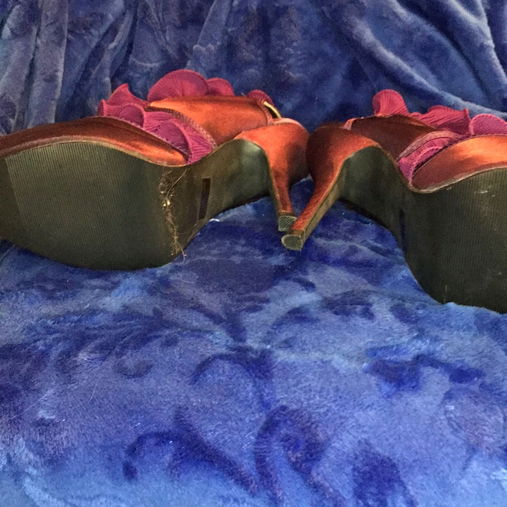 Satin Ruffle Heels - Picture 3 of 4